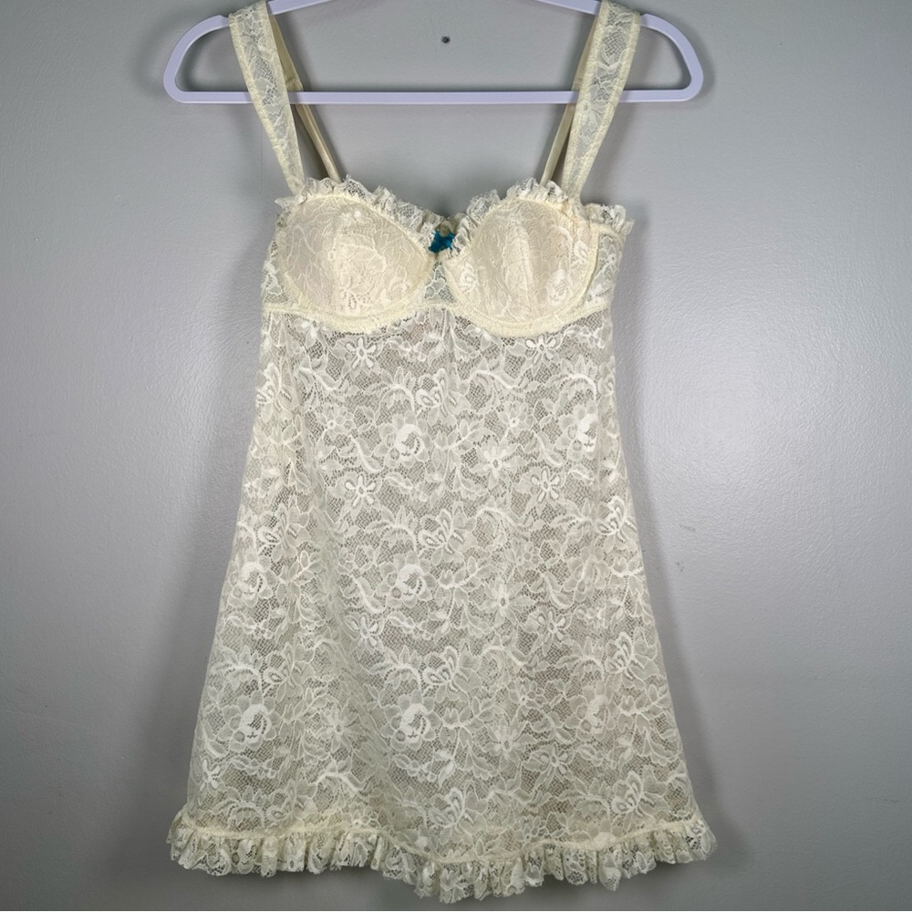 Victoria's Secret Sexy Little Things Cream Lace Babydoll Chemise